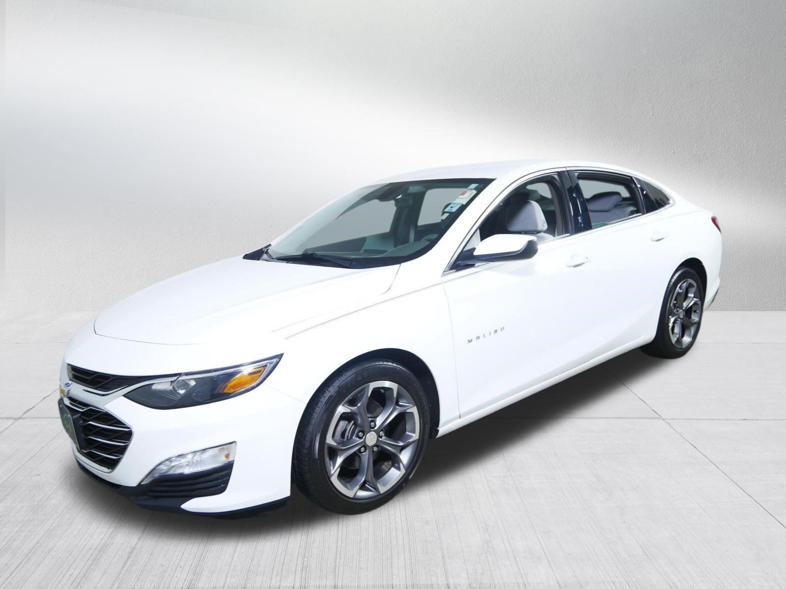 Used 2020 Chevrolet Malibu LT FWD image 3
