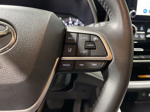 Used 2024 Toyota Highlander XLE image 28