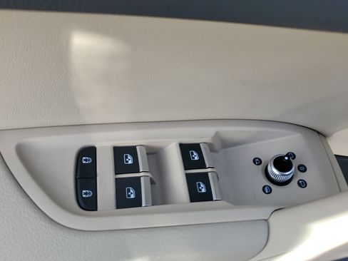 Used 2021 Audi Q5 Premium w/ Convenience Package image 28