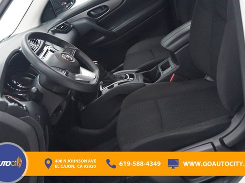 Used 2021 Nissan Rogue Sport S image 9