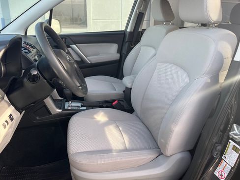 Used 2014 Subaru Forester 2.5i Premium w/ All-Weather Package AWD/4WD image 14