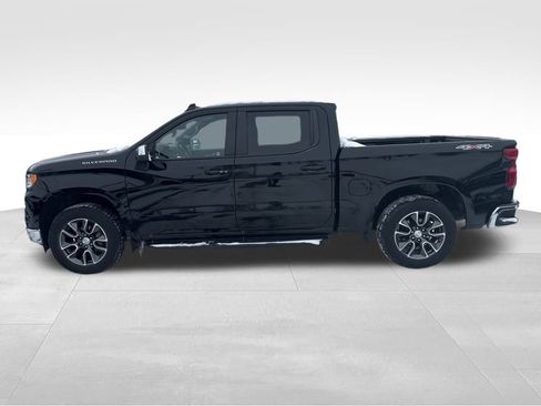 Used 2024 Chevrolet Silverado 1500 LT image 2