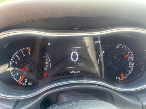 Used 2020 Jeep Grand Cherokee Altitude AWD/4WD image 11
