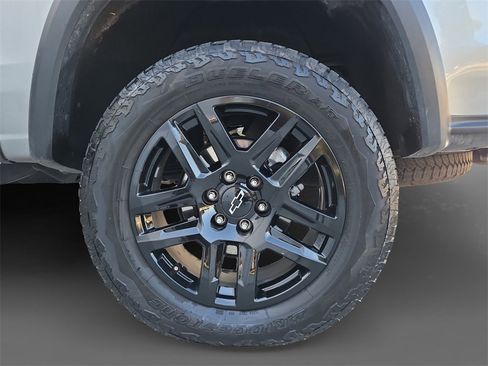 Used 2024 Chevrolet Colorado Trail Boss w/ Technology Package image 8