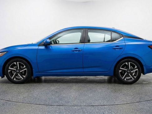 Used 2025 Nissan Sentra SV image 5