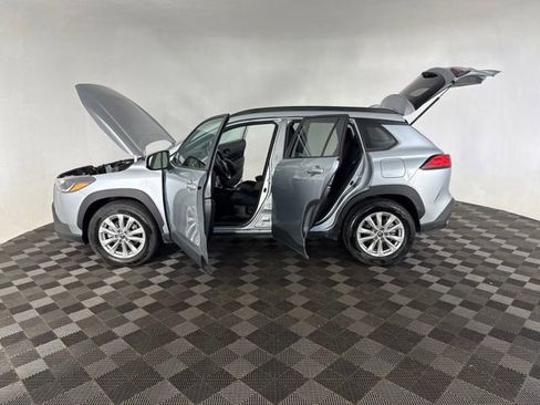 Used 2023 Toyota Corolla Cross LE w/ Moonroof Package AWD/4WD image 10