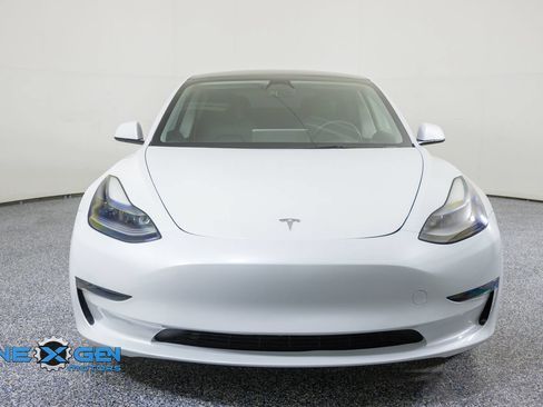 Used 2023 Tesla Model 3 Standard Range RWD image 2