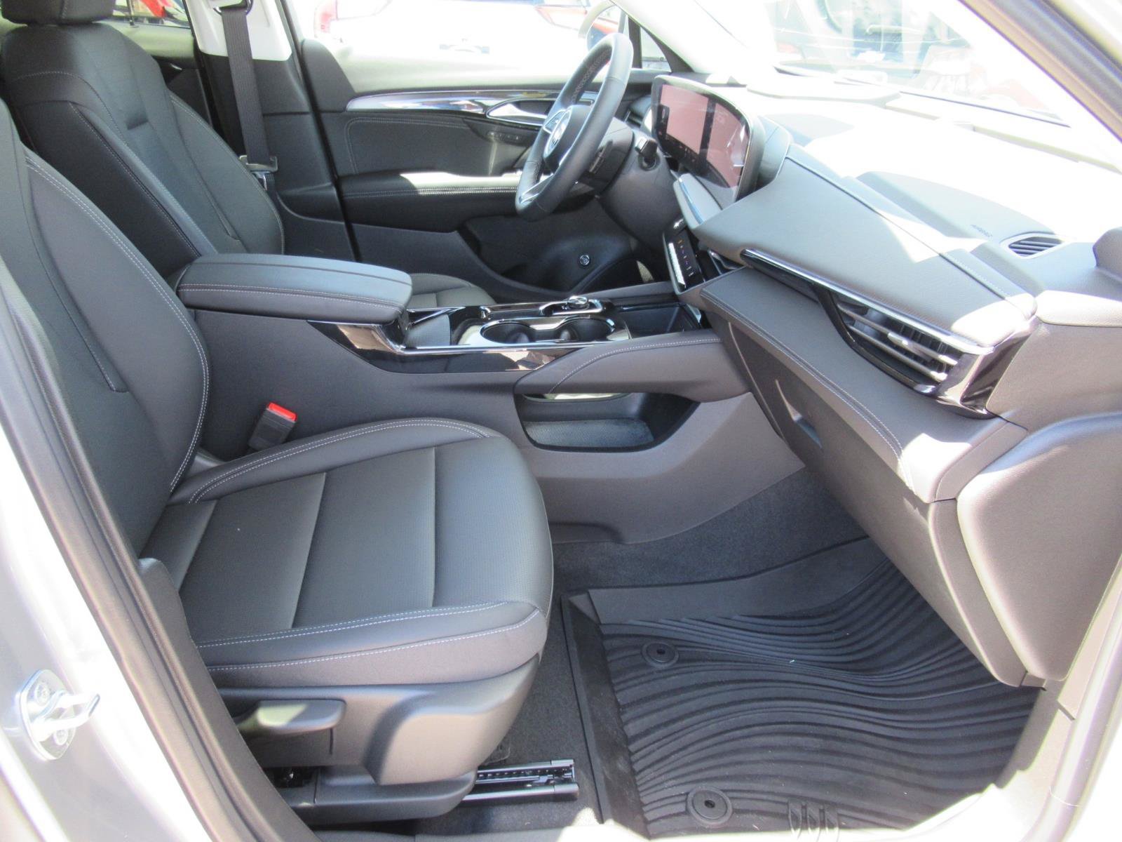 Used 2025 Buick Envision Preferred AWD/4WD image 10