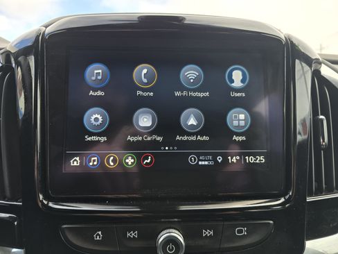 Used 2023 Chevrolet Traverse LT image 16