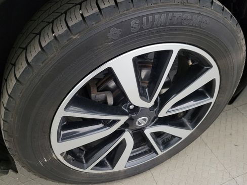 Used 2020 Nissan Rogue SL w/ Premium Package image 31