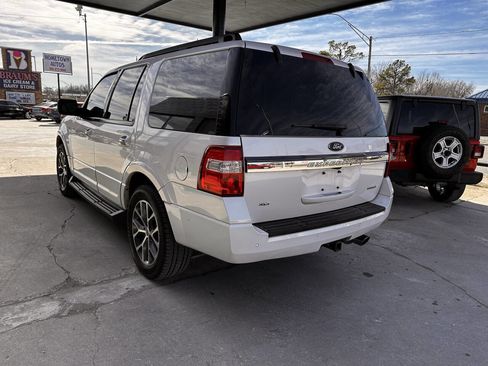 Used 2017 Ford Expedition XLT w/ Equipment Group 202A image 6