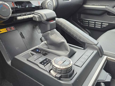 Used 2025 Toyota 4Runner TRD Off-Road Premium AWD/4WD image 31