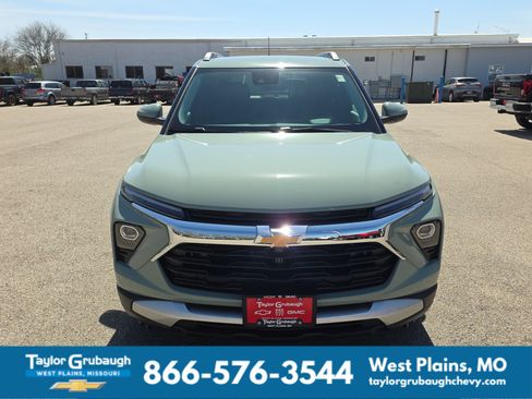 New 2026 Chevrolet TrailBlazer LT w/ Convenience Package FWD image 3