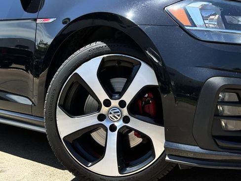 Used 2018 Volkswagen GTI S FWD image 10