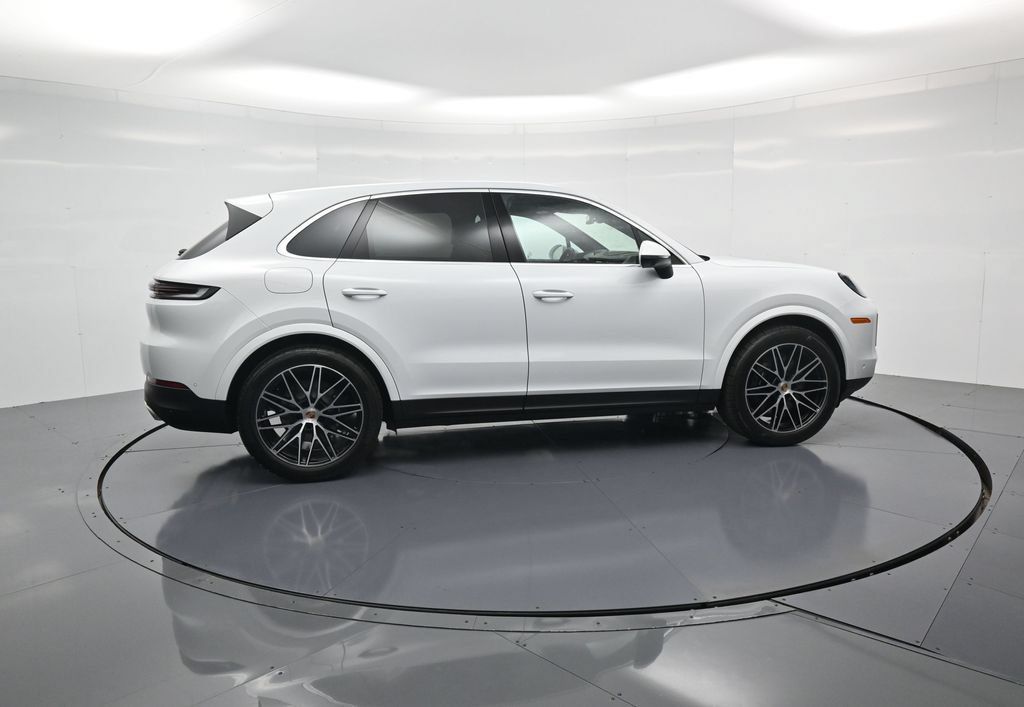 Certified 2026 Porsche Cayenne AWD/4WD image 31