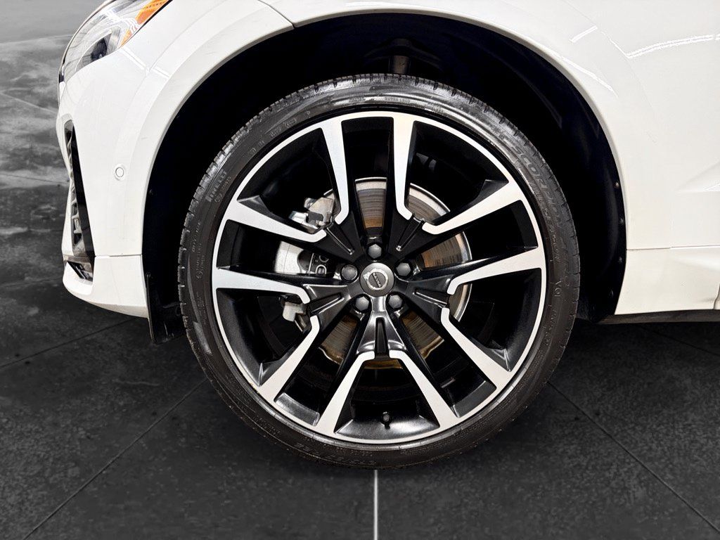 Used 2024 Volvo XC60 T8 Ultimate w/ Protection Package Premier AWD/4WD image 29