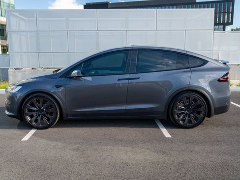 Used 2022 Tesla Model X Plaid AWD/4WD image 2