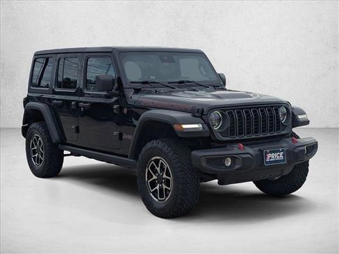 Used 2025 Jeep Wrangler Unlimited Rubicon AWD/4WD image 3