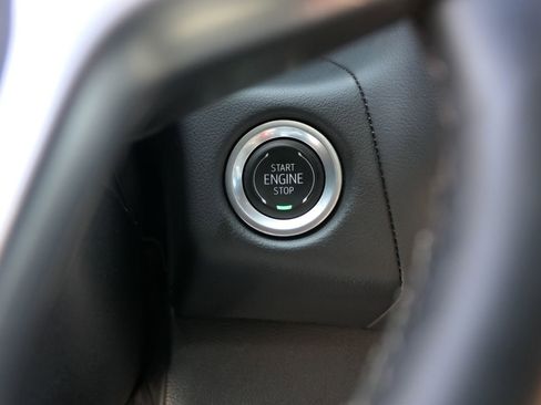 Used 2024 Chevrolet Suburban Premier image 16