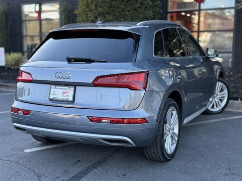 Used 2019 Audi Q5 Prestige w/ Prestige Package image 12