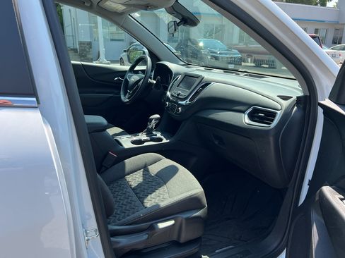 Used 2024 Chevrolet Equinox LT w/ LPO, Floor Liner Package FWD image 12