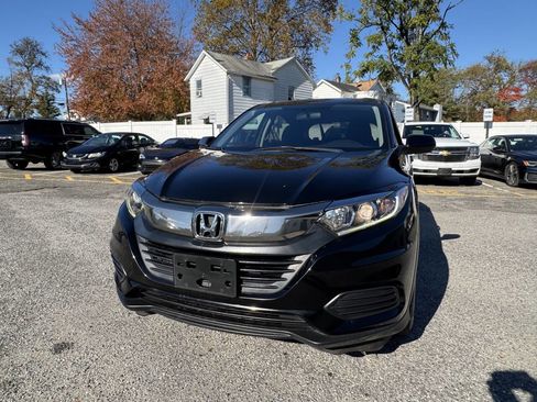 Used 2019 Honda HR-V LX image 2