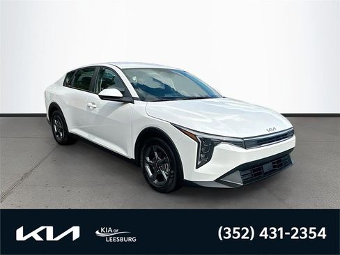 New 2025 Kia K4 LXS image 1