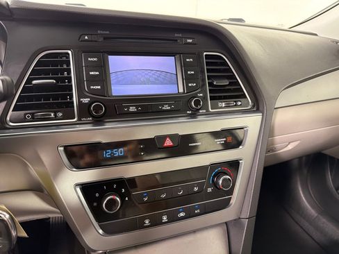 Used 2015 Hyundai Sonata SE w/ Option Group 02 image 15