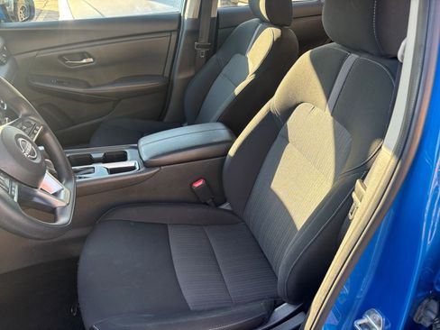 Used 2025 Nissan Sentra SV image 34