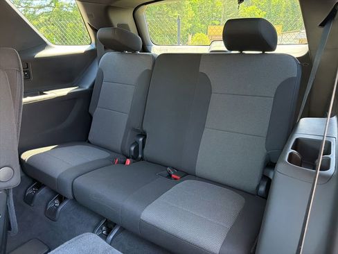 Used 2023 Chevrolet Traverse LT AWD/4WD image 20
