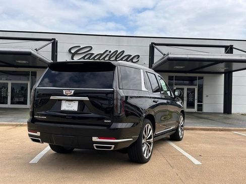 New 2026 Cadillac Escalade Luxury w/ Touring Package AWD/4WD image 15