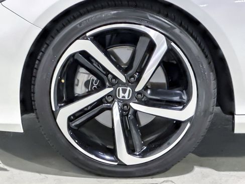 Used 2021 Honda Accord Sport image 11