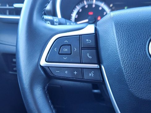 Used 2024 Toyota Highlander XLE image 20