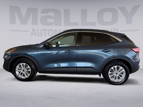 Used 2020 Ford Escape SE image 2