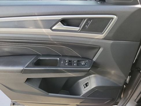 Used 2020 Volkswagen Atlas Cross Sport SEL R-Line FWD image 25