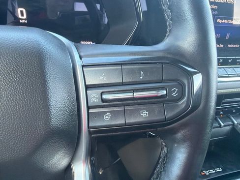 Certified 2025 Chevrolet Colorado ZR2 w/ Technology Package AWD/4WD image 11