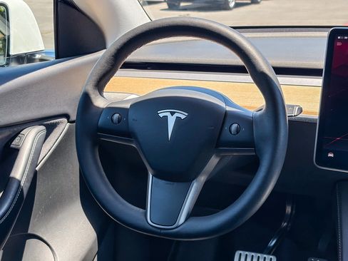 Used 2022 Tesla Model Y Performance AWD/4WD image 14