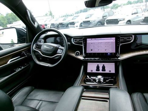 Certified 2025 Jeep Grand Wagoneer 4WD image 13