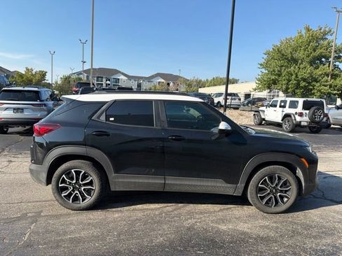 Used 2023 Chevrolet TrailBlazer ACTIV w/ Sun and Liftgate Package FWD image 3