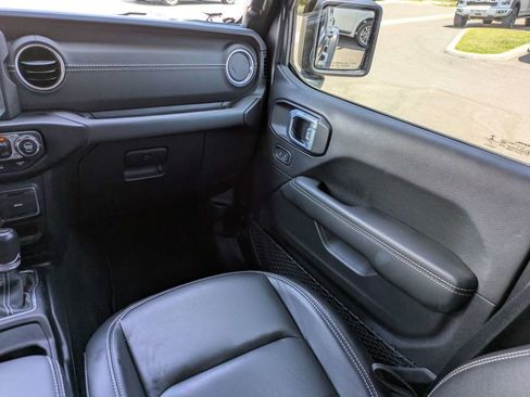 Used 2021 Jeep Wrangler Unlimited Sahara w/ Cold Weather Group image 17