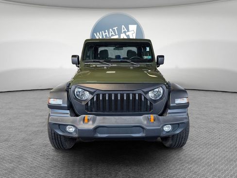 Used 2022 Jeep Gladiator Sport w/ Trailer Tow Package AWD/4WD image 9