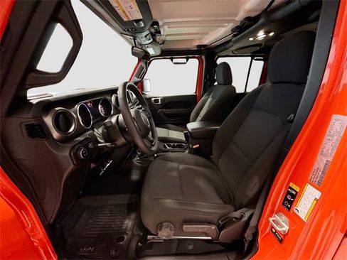 Used 2023 Jeep Gladiator Sport image 35