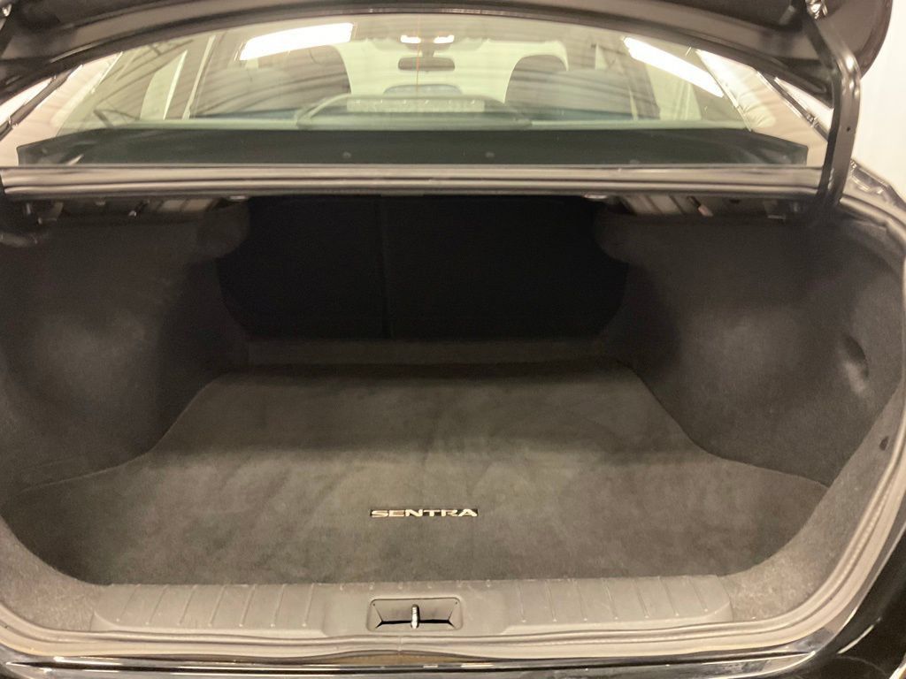 Used 2025 Nissan Sentra SV FWD image 9