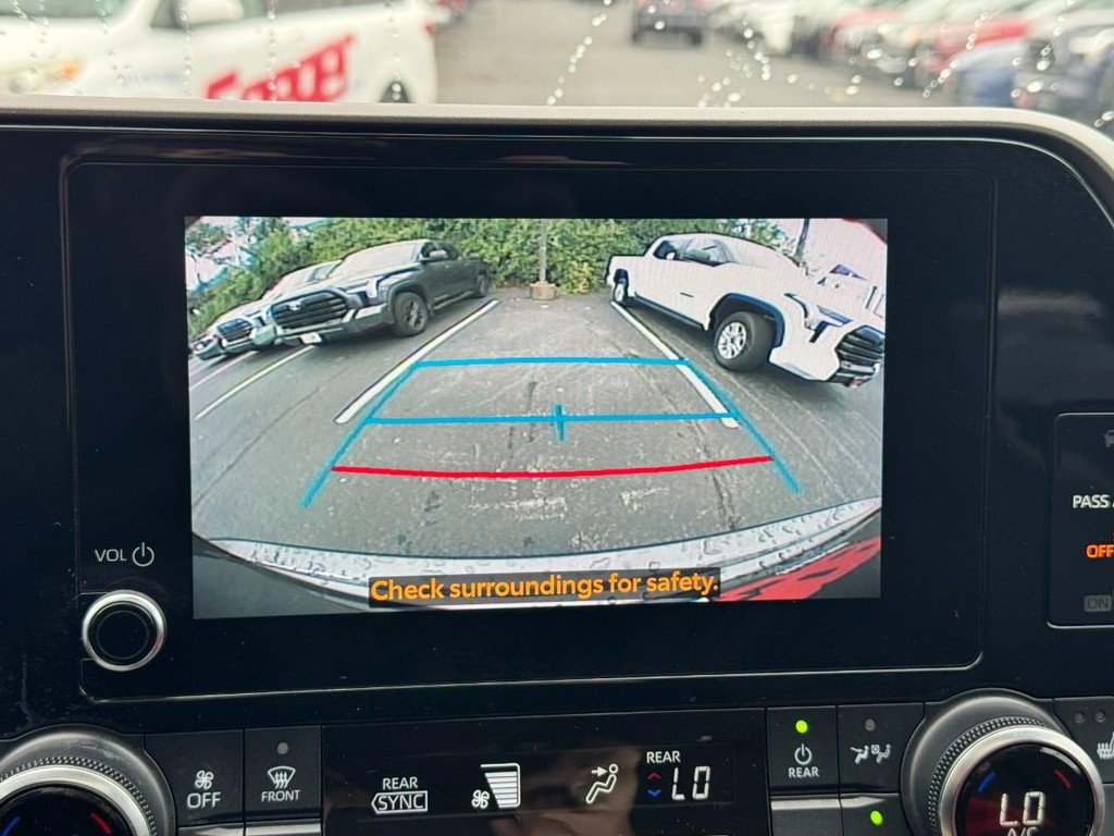 Used 2023 Toyota Highlander XLE FWD image 31