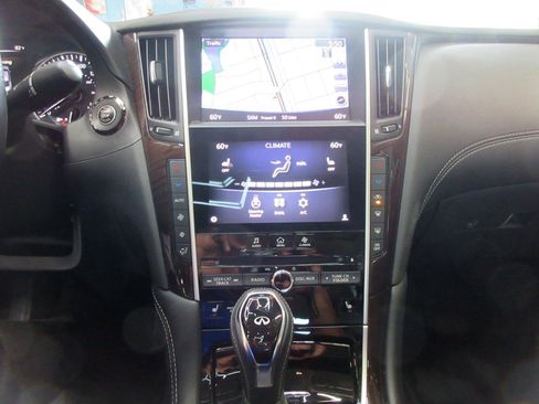 Used 2018 INFINITI Q50 Luxe w/ Essential Package (3.0T Luxe) AWD/4WD image 35