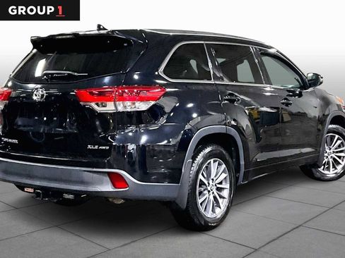 Used 2018 Toyota Highlander XLE image 12