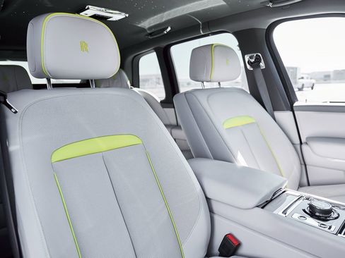 Used 2024 Rolls-Royce Cullinan image 55