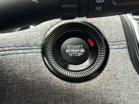 Used 2024 Jeep Compass Latitude image 22