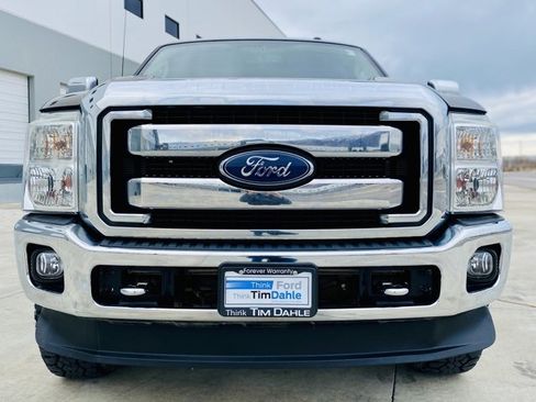 Used 2015 Ford F250 XLT w/ XLT Premium Package image 2