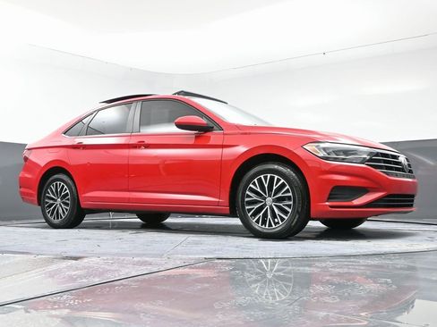 Used 2019 Volkswagen Jetta SE w/ Cold Weather Package image 48